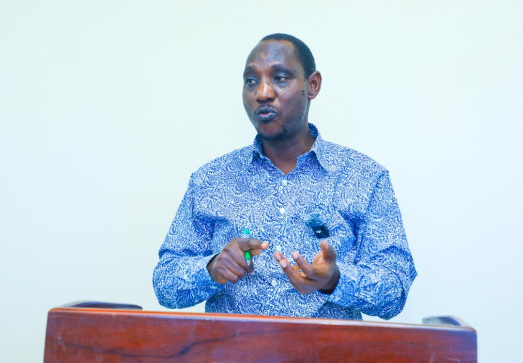 Minister Signals Tough Stance on Smuggling and Enforcement Integrity